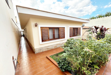 Casa assobradada à venda no Bairro da Vila Pereira Barreto na Rua Coronel Gordinho Filho