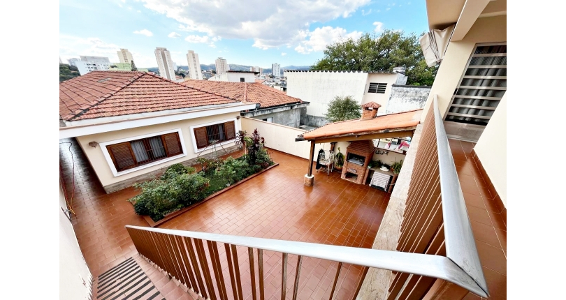 Casa assobradada à venda no Bairro da Vila Pereira Barreto na Rua Coronel Gordinho Filho