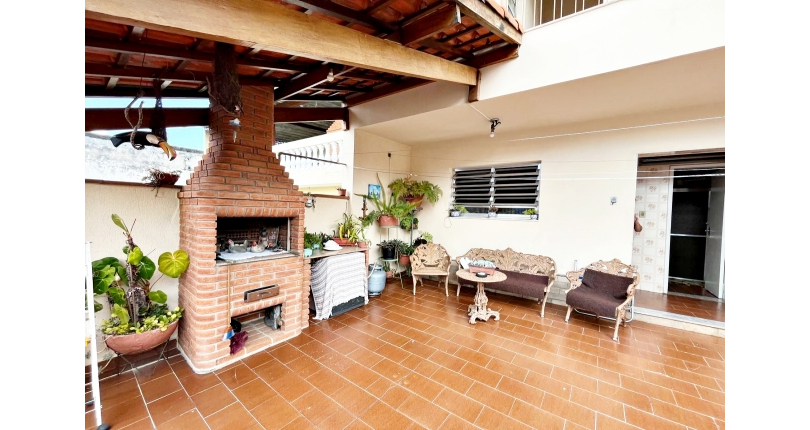 Casa assobradada à venda no Bairro da Vila Pereira Barreto na Rua Coronel Gordinho Filho