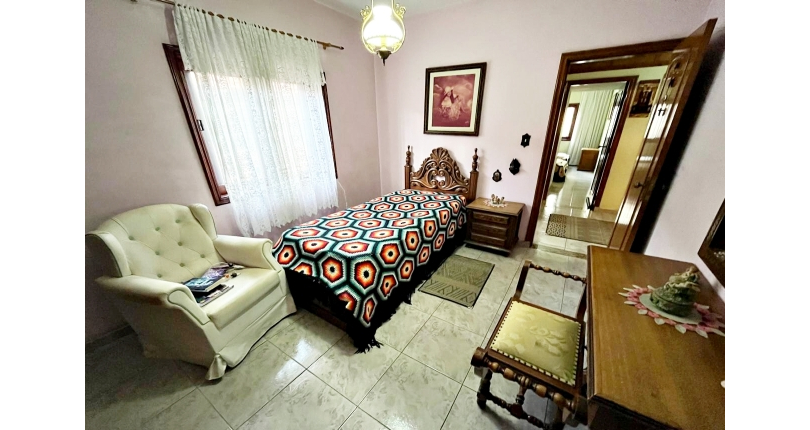 Casa assobradada à venda no Bairro da Vila Pereira Barreto na Rua Coronel Gordinho Filho