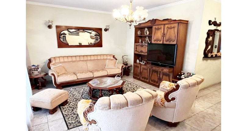 Casa assobradada à venda no Bairro da Vila Pereira Barreto na Rua Coronel Gordinho Filho