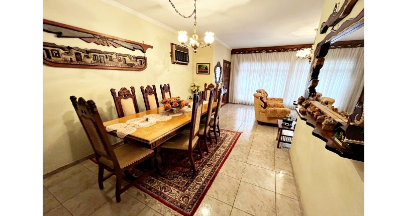 Casa assobradada à venda no Bairro da Vila Pereira Barreto na Rua Coronel Gordinho Filho