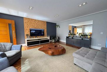 Sobrado à venda no Bairro do Parque São Domingos na Rua Luís Filgueira Souto