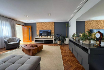 Sobrado à venda no Bairro do Parque São Domingos na Rua Luís Filgueira Souto