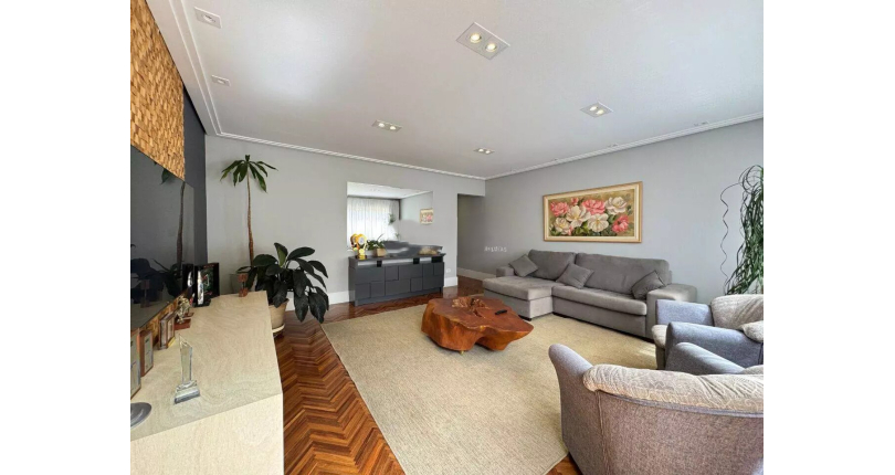 Sobrado à venda no Bairro do Parque São Domingos na Rua Luís Filgueira Souto