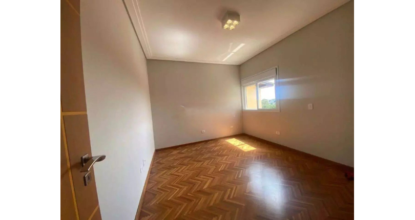 Sobrado à venda no Bairro do Parque São Domingos na Rua Luís Filgueira Souto