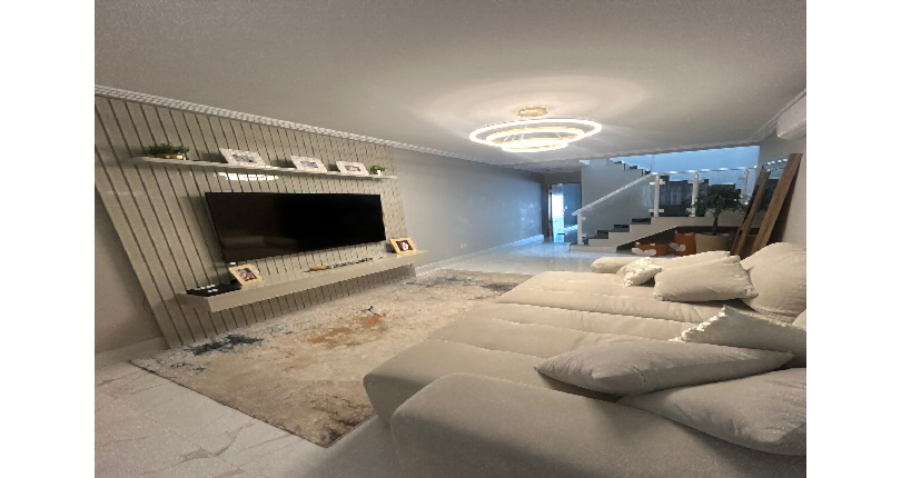  Sobrado à venda no Bairro do Parque São Domingos na Rua Emílio Colella