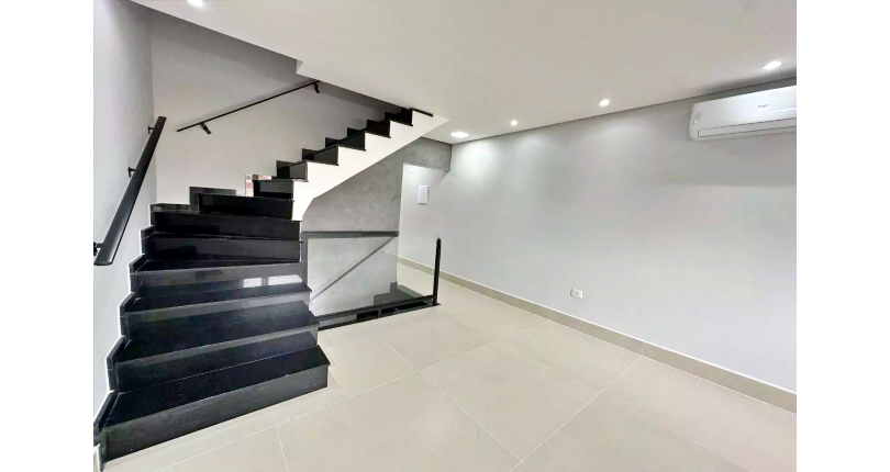 Belíssimo Sobrado novo à venda no Bairro do Parque São Domingos na Rua Homero Sales 538