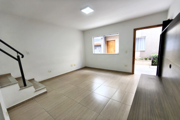 Lindo Sobrado à venda no Bairro da Vila Clarice na Avenida Myrim 100,