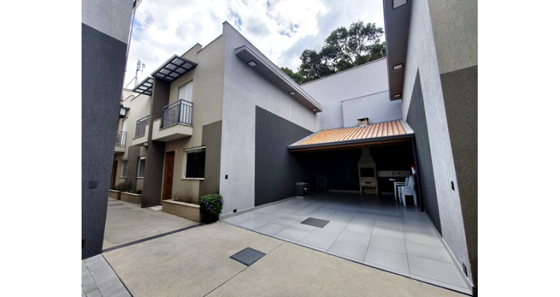 Lindo Sobrado à venda no Bairro da Vila Clarice na Avenida Myrim 100,