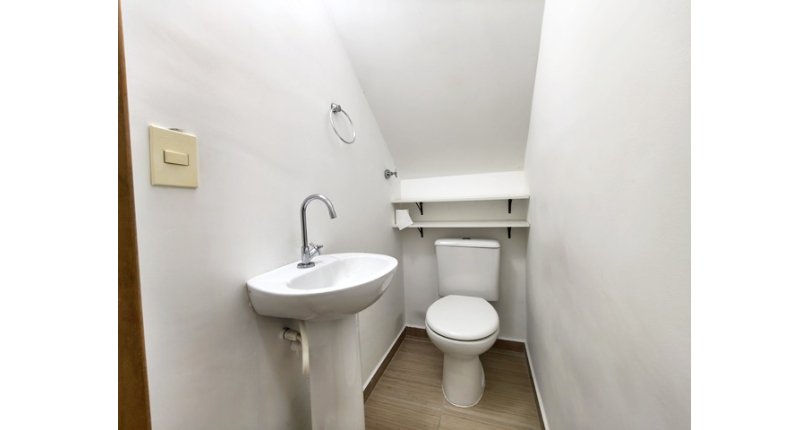 Lindo Sobrado à venda no Bairro da Vila Clarice na Avenida Myrim 100,