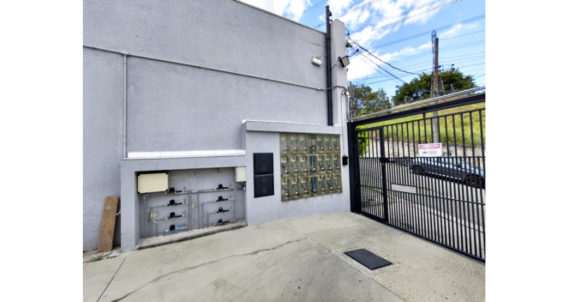 Lindo Sobrado à venda no Bairro da Vila Clarice na Avenida Myrim 100,