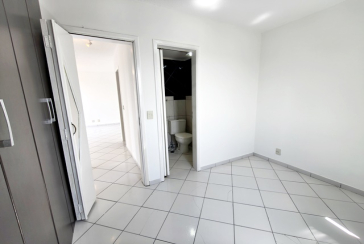 Lindo Apartamento à venda no Bairro do Parque Maria Domitila na Rua Willis Roberto Banks 401