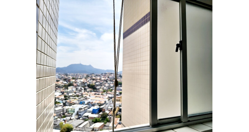 Lindo Apartamento à venda no Bairro do Parque Maria Domitila na Rua Willis Roberto Banks 401