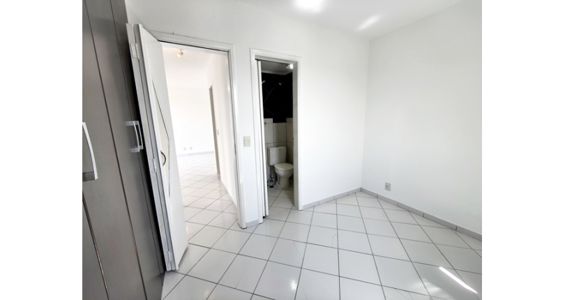 Lindo Apartamento à venda no Bairro do Parque Maria Domitila na Rua Willis Roberto Banks 401