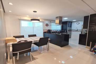 Lindo Sobrado à venda no Bairro da Vila Mangalot na Rua Jose Ataliba Ortiz 834, no Condomínio Boulevard Park,