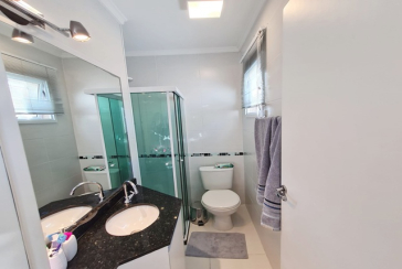 Lindo Sobrado à venda no Bairro da Vila Mangalot na Rua Jose Ataliba Ortiz 834, no Condomínio Boulevard Park,