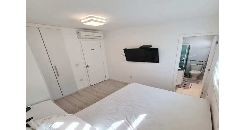 Lindo Sobrado à venda no Bairro da Vila Mangalot na Rua Jose Ataliba Ortiz 834, no Condomínio Boulevard Park,