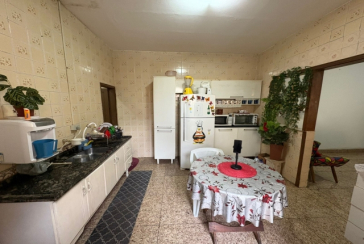 Casa à venda no Bairro do Parque Maria Domitila na Rua Mariana Camargo,