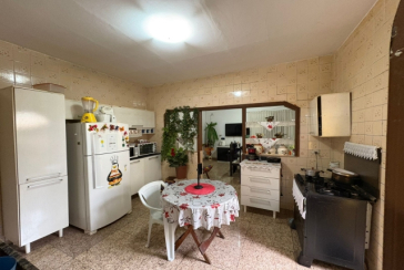 Casa à venda no Bairro do Parque Maria Domitila na Rua Mariana Camargo,