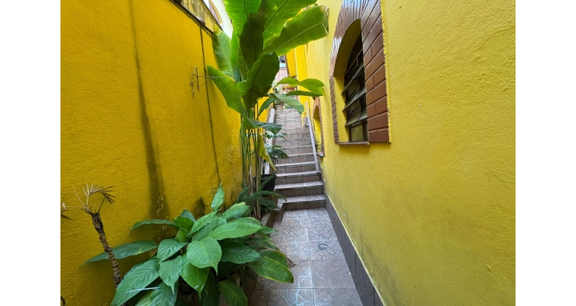 Casa à venda no Bairro do Parque Maria Domitila na Rua Mariana Camargo,