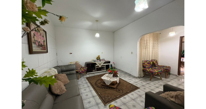 Casa à venda no Bairro do Parque Maria Domitila na Rua Mariana Camargo,