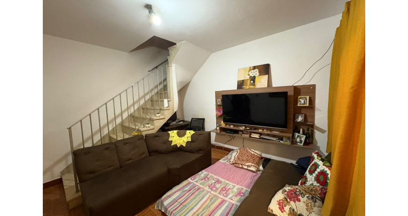 Casa à venda no Bairro do Parque Maria Domitila na Rua Mariana Camargo,