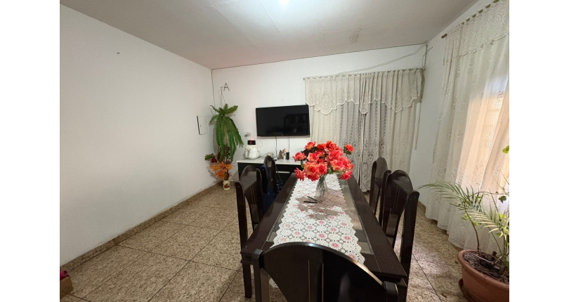 Casa à venda no Bairro do Parque Maria Domitila na Rua Mariana Camargo,