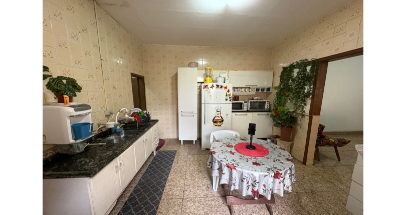 Casa à venda no Bairro do Parque Maria Domitila na Rua Mariana Camargo,