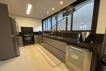 Sobrado semi novo à venda em Itatiba no Bairro da Residencial Fazenda Serrinha na Rua Fortunato Angelon