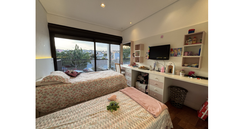 Sobrado semi novo à venda em Itatiba no Bairro da Residencial Fazenda Serrinha na Rua Fortunato Angelon