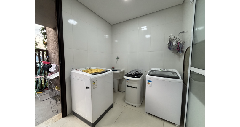 Sobrado semi novo à venda em Itatiba no Bairro da Residencial Fazenda Serrinha na Rua Fortunato Angelon