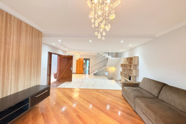 Sobrado à venda no Bairro do Parque São Domingos na Rua Homero Sales