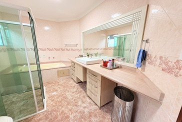 Sobrado à venda no Bairro do Parque São Domingos na Rua Homero Sales