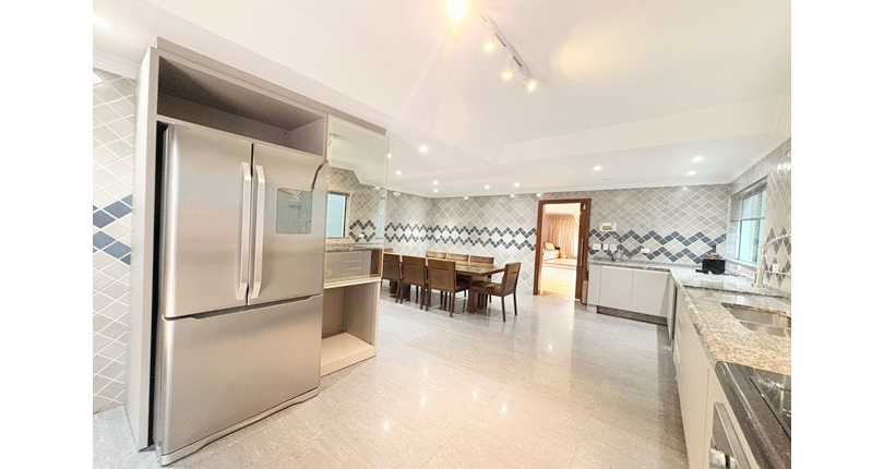 Sobrado à venda no Bairro do Parque São Domingos na Rua Homero Sales