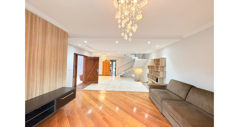 Sobrado à venda no Bairro do Parque São Domingos na Rua Homero Sales