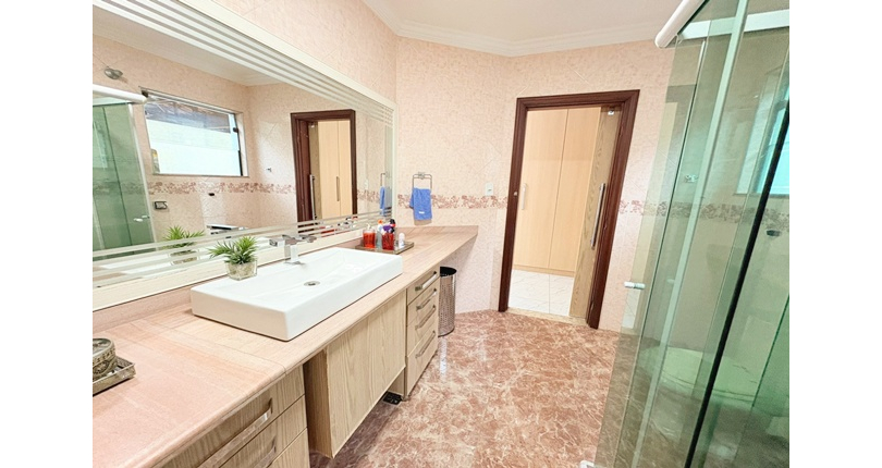 Sobrado à venda no Bairro do Parque São Domingos na Rua Homero Sales