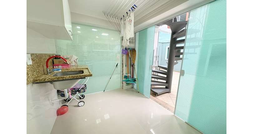 Sobrado à venda no Bairro do Parque São Domingos na Rua Homero Sales