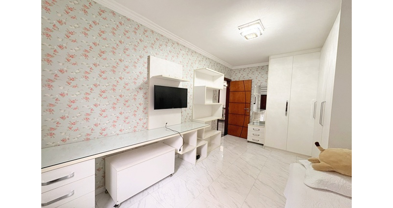 Sobrado à venda no Bairro do Parque São Domingos na Rua Homero Sales