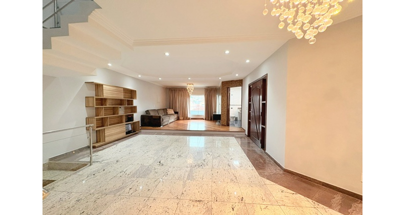 Sobrado à venda no Bairro do Parque São Domingos na Rua Homero Sales