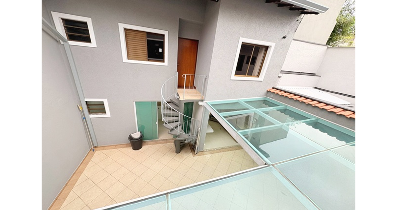 Sobrado à venda no Bairro do Parque São Domingos na Rua Homero Sales