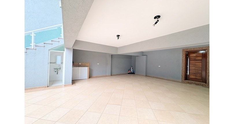 Sobrado à venda no Bairro do Parque São Domingos na Rua Homero Sales