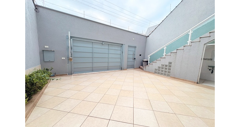 Sobrado à venda no Bairro do Parque São Domingos na Rua Homero Sales