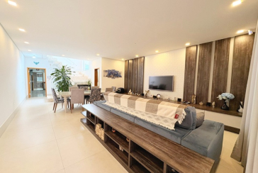  Lindo Sobrado à venda no Bairro do Parque São Domingos na Rua Dirceu de Almeida