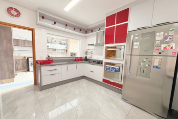  Lindo Sobrado à venda no Bairro do Parque São Domingos na Rua Dirceu de Almeida