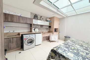  Lindo Sobrado à venda no Bairro do Parque São Domingos na Rua Dirceu de Almeida