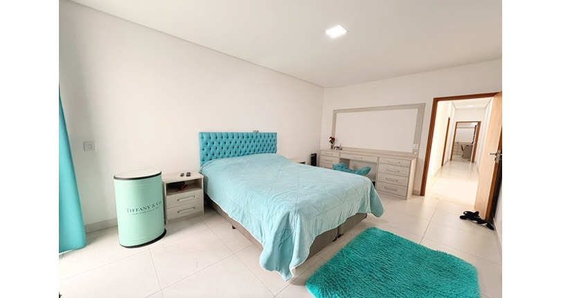  Lindo Sobrado à venda no Bairro do Parque São Domingos na Rua Dirceu de Almeida