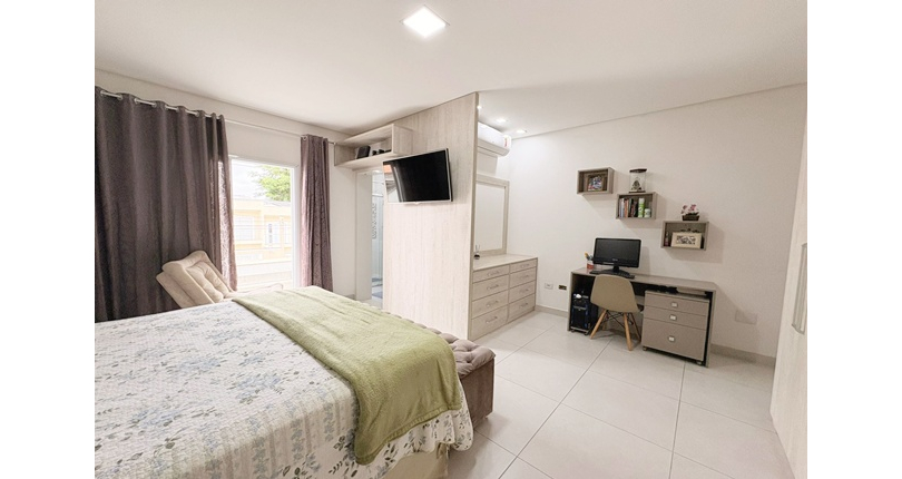  Lindo Sobrado à venda no Bairro do Parque São Domingos na Rua Dirceu de Almeida