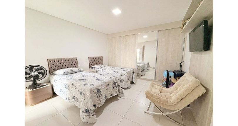  Lindo Sobrado à venda no Bairro do Parque São Domingos na Rua Dirceu de Almeida