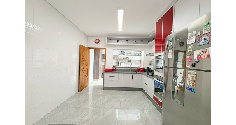  Lindo Sobrado à venda no Bairro do Parque São Domingos na Rua Dirceu de Almeida